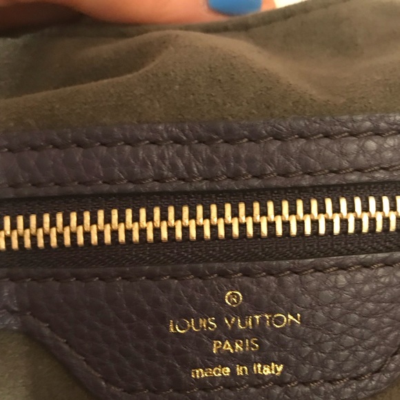 Louis Vuitton Mahina L - Picture 5 of 9